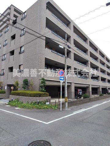 ６５８４６　モアグレース梅林公園南館の居間・リビング