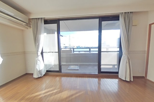 ６５８４６　モアグレース梅林公園南館の居間・リビング