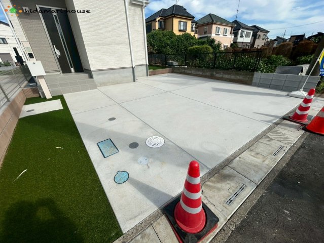 上尾市小泉3丁目　新築戸建　ハートフルCの駐車場