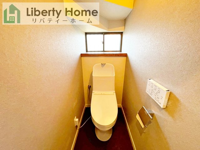 牛久市猪子町　中古戸建のトイレ