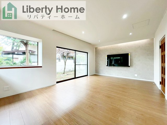 牛久市猪子町　中古戸建の居間・リビング