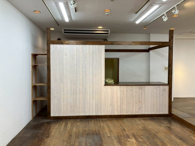 丸川ビル1階の内装