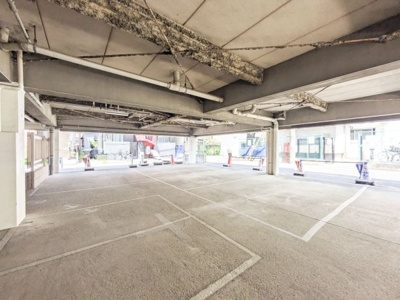 【駐車場】 | ドリームタカセ | 複数台借りられます