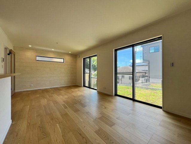 横浜市港北区新羽町　A号棟の居間・リビング