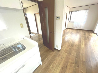 【居間・リビング】 | 伊島町1丁目9-18一戸建て