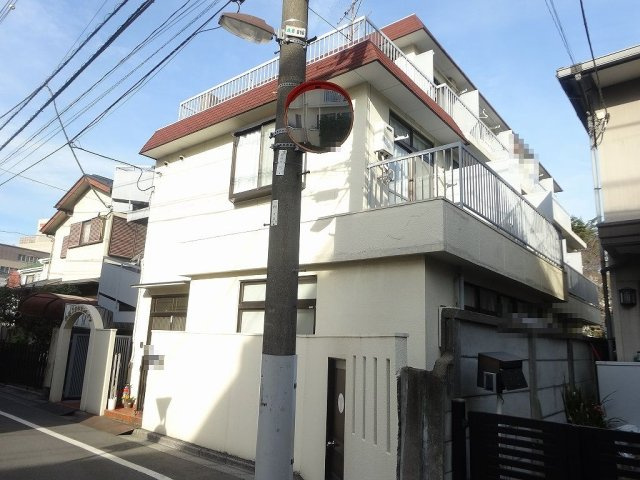 本郷フタキサンハイツの外観