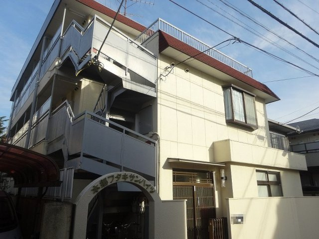 本郷フタキサンハイツの外観
