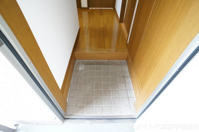 ルーブル陣内　Aの玄関