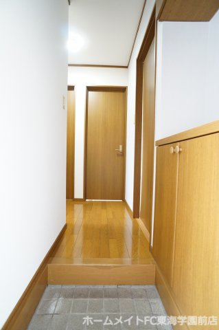 ルーブル陣内　Aの玄関