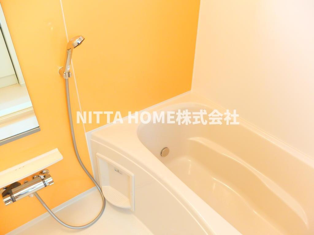 パルケ　レアルの浴室|お風呂には便利な窓が付いています!!