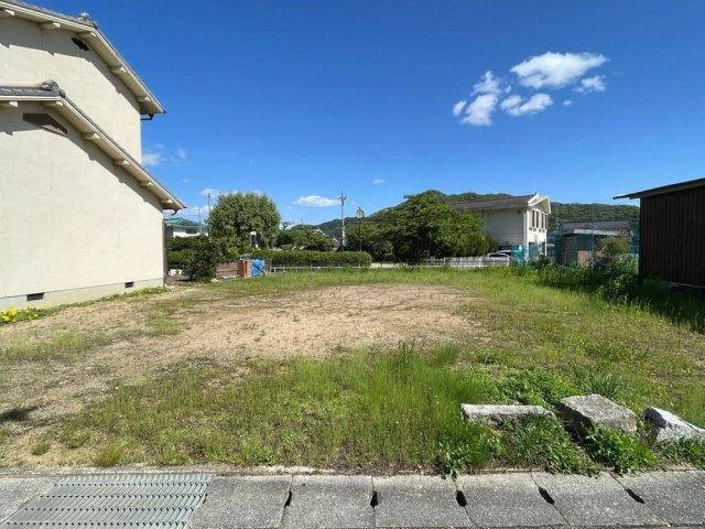 上郡町山野里の外観|【上郡町山野里】
敷地面積75坪超え！広大な敷地につき、ゆとりのある庭スペースや複数台分の駐車場を確保できます♪「建築条件無し」土地なので、お好きな工務店やハウスメーカーで建築可能です。