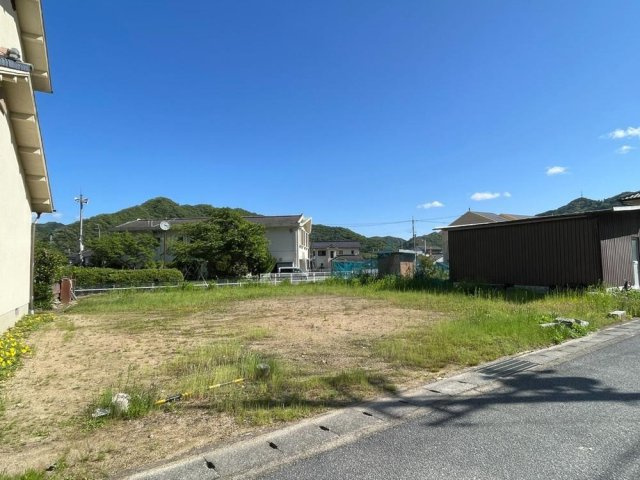 上郡町山野里の外観|【現地写真】
接道間口は約13.0mです。広さがあるので、並列駐車できる駐車スペースを設けることが可能です。