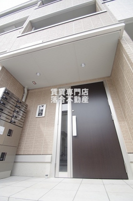 【エントランス】 | Grand Espoir | オートロック・宅配ボックス完備♪