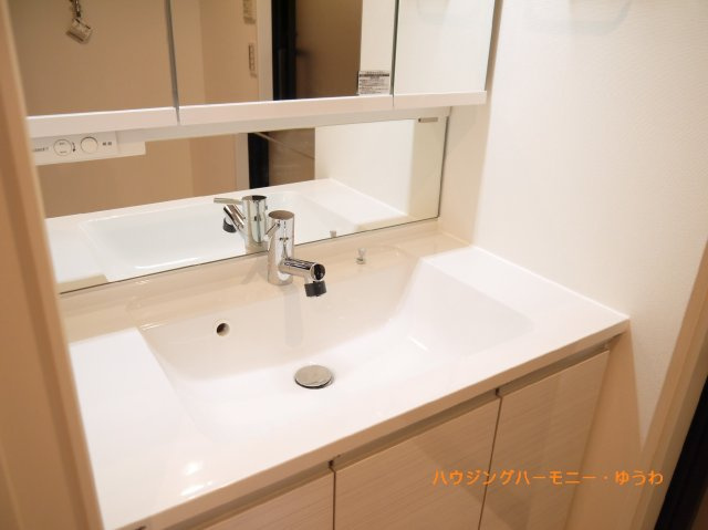 【独立洗面台】 | 赤羽台四丁目住宅 | イメージ画像となります。実際とは異なりますので、ご注意ください！