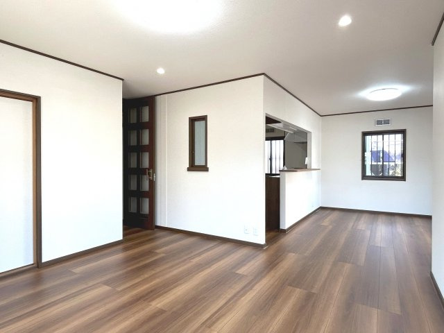 リフォーム中古戸建　大垣市万石1丁目　平成3年築の居間・リビング