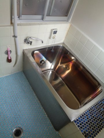 大阪市中央区谷町８丁目のアパートの浴室