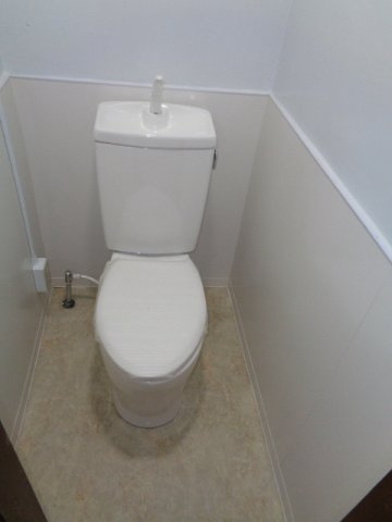 大阪市中央区谷町８丁目のアパートのトイレ