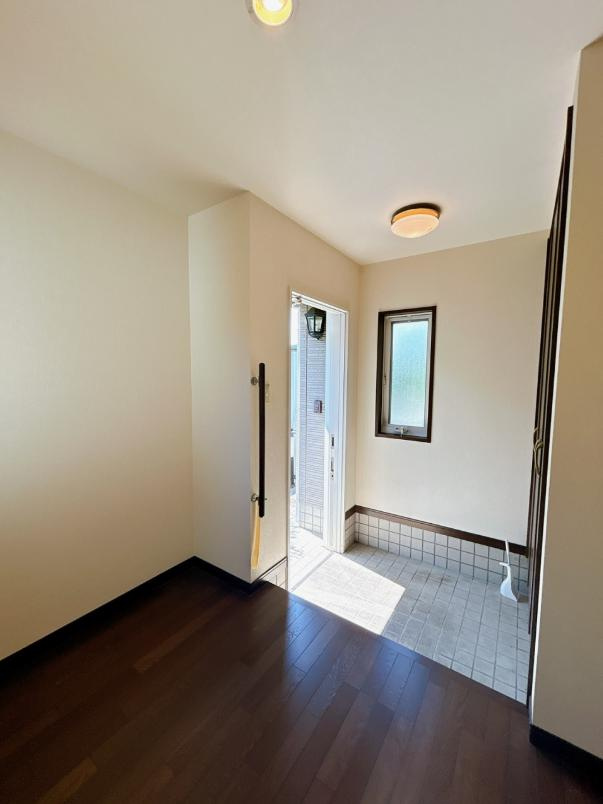 常陸太田市真弓町　中古戸建の玄関