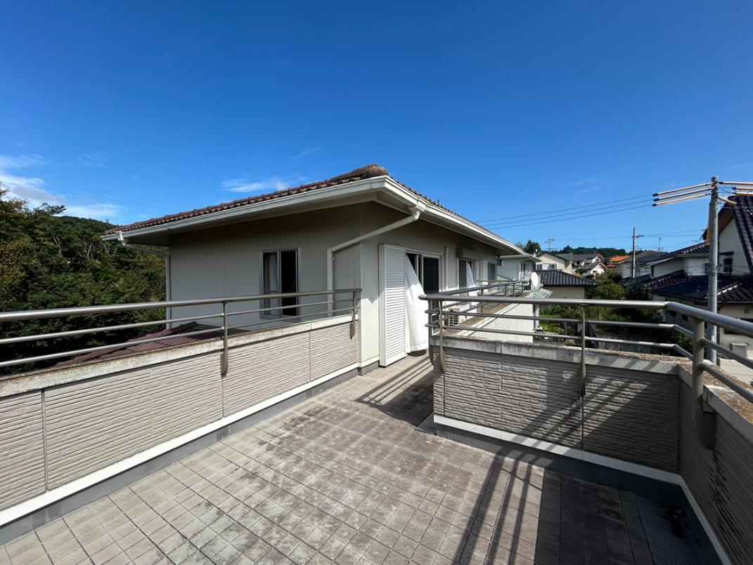 常陸太田市真弓町　中古戸建のバルコニー