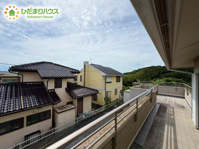 常陸太田市真弓町　中古戸建のバルコニー|広々としたバルコニー。お洗濯物もぜーんぶ干せちゃいます！！