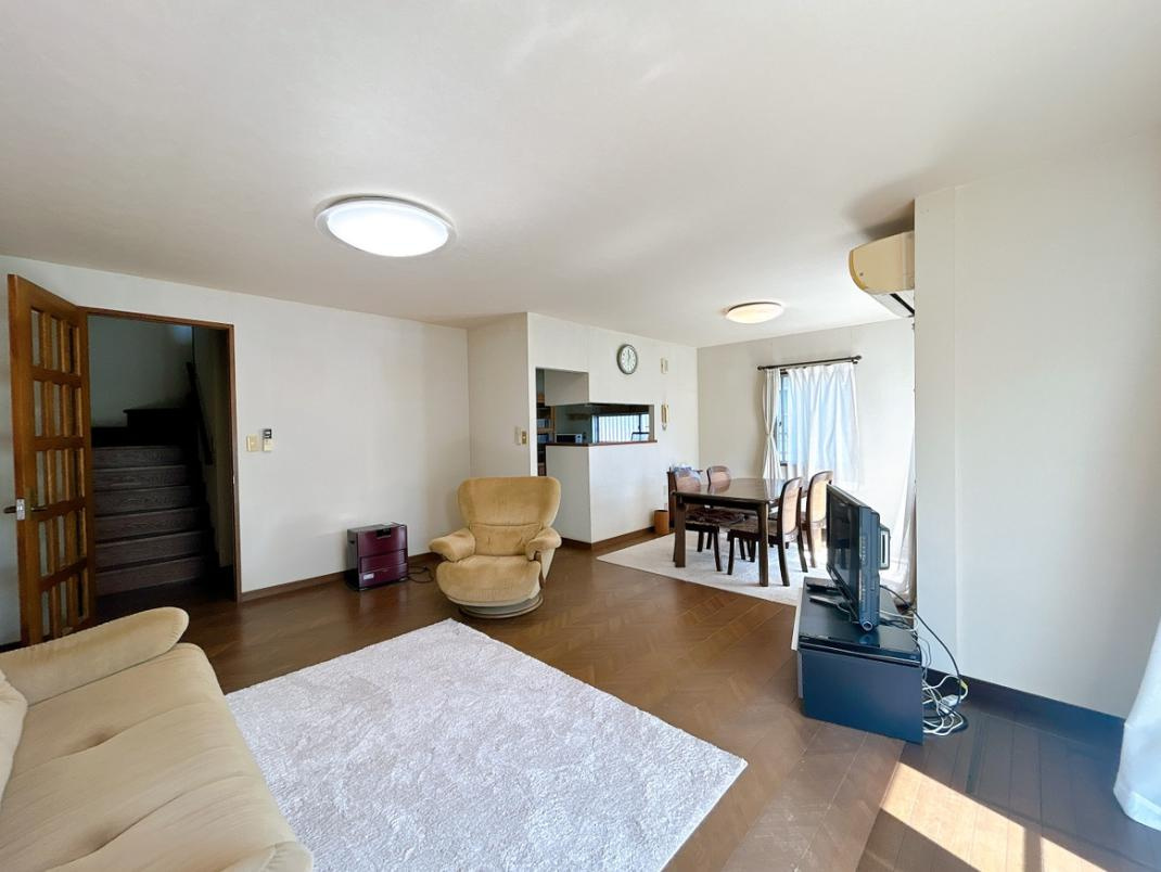 常陸太田市真弓町　中古戸建の居間・リビング