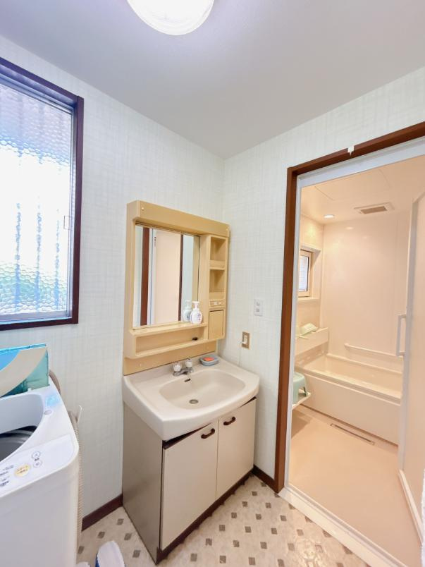 常陸太田市真弓町　中古戸建の独立洗面台