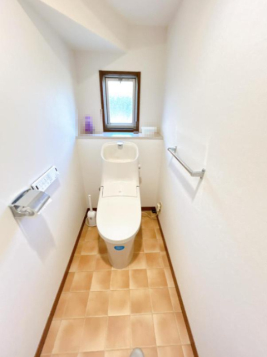 常陸太田市真弓町　中古戸建のトイレ