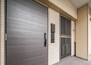 ルフォン町屋ブランシエラの玄関