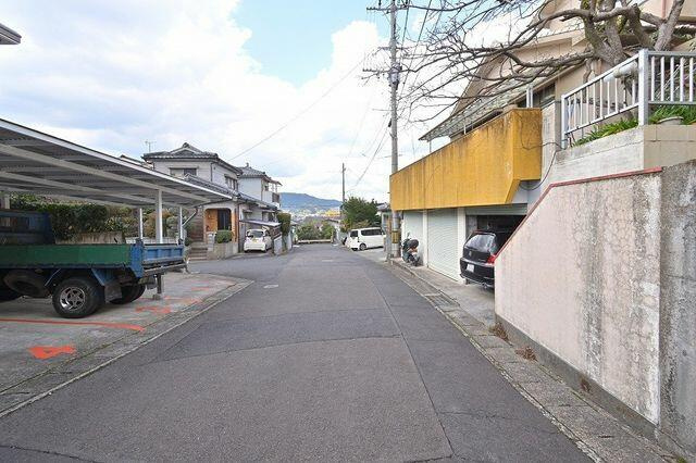 【前面道路含む現地写真】