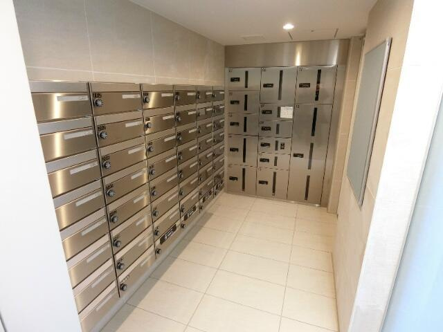 ディアレイシャス三軒茶屋のその他共用部分| ポスト