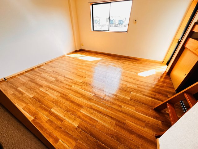 リバティー室岡の居間・リビング