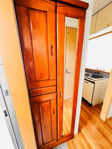 リバティー室岡の玄関