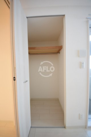 プレサンスNEO心斎橋の収納|プレサンスNEO心斎橋　クローゼット