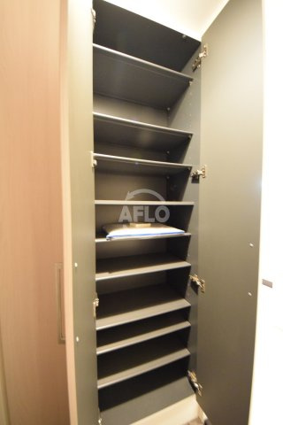 プレサンスNEO心斎橋の玄関|プレサンスNEO心斎橋　シューズボックス