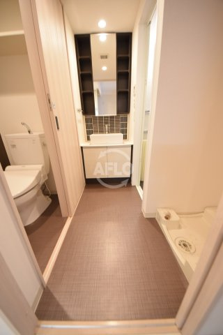 プレサンスNEO心斎橋の独立洗面台|プレサンスNEO心斎橋脱衣所