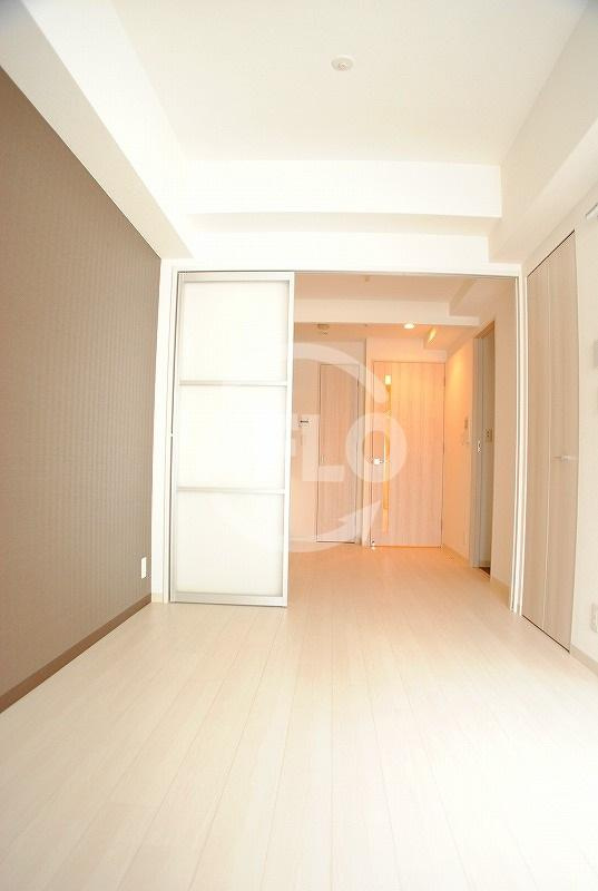 プレサンスNEO心斎橋の居間・リビング|プレサンスNEO心斎橋　洋室