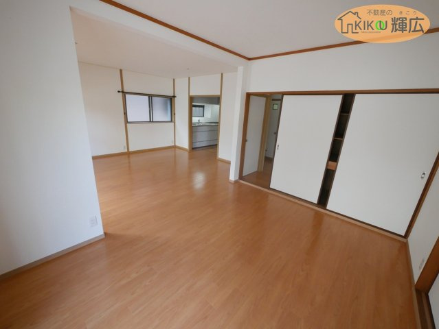加古川市平岡町新在家　中古戸建の居間・リビング