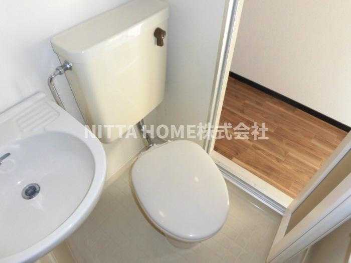 プチマンションむるぶのトイレ|単身者様向け１Ｋの間取りです(^。^)