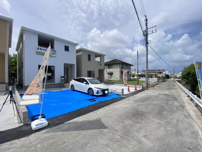 【前面道路含む現地写真】 | 南城市佐敷新里（全4棟）2号棟 | ※南東側公道4.1m～4.9m♪