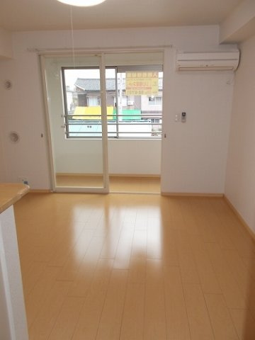 カ－サ・フィオ－レの居間・リビング