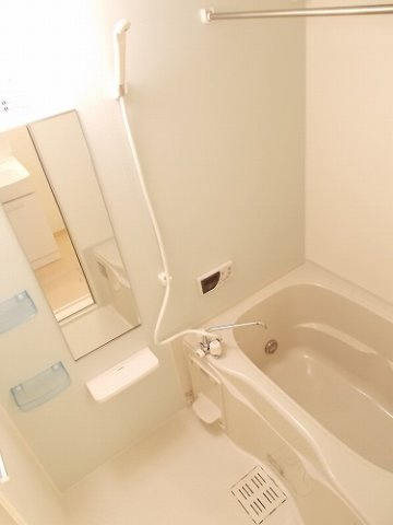 カ－サ・フィオ－レの浴室