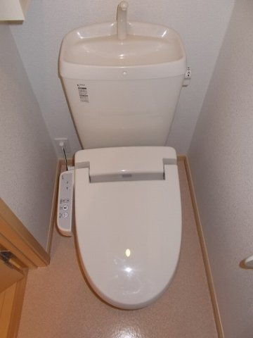 カ－サ・フィオ－レのトイレ