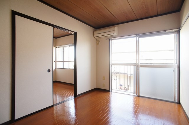 フォーレスト初石の居間・リビング