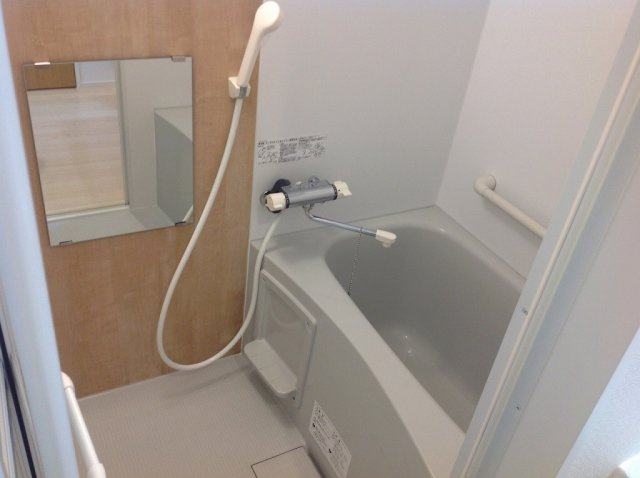 クレイノルニⅣの浴室