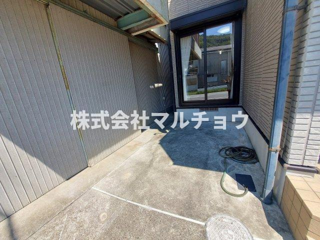 上万呂中古建ての駐車場|カースペースがあります