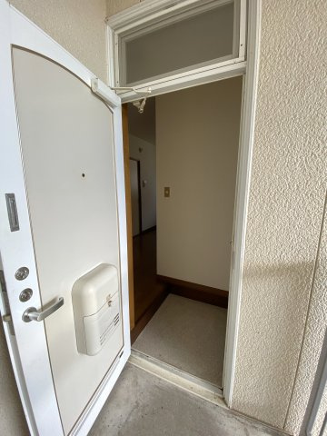 メゾン田中Aの玄関