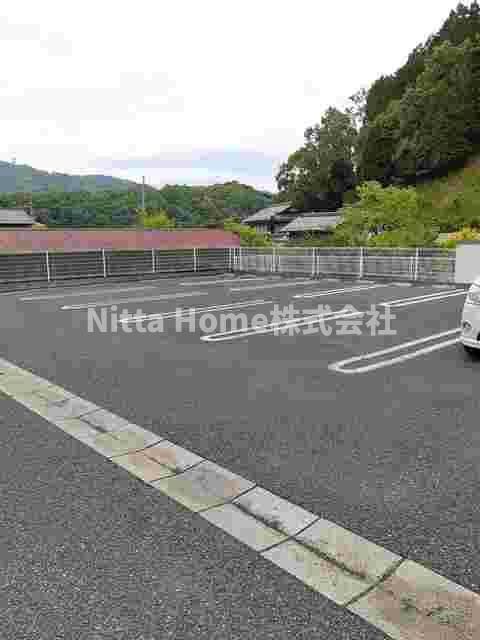 グランツ　オークの駐車場|敷地内駐車場完備☆彡