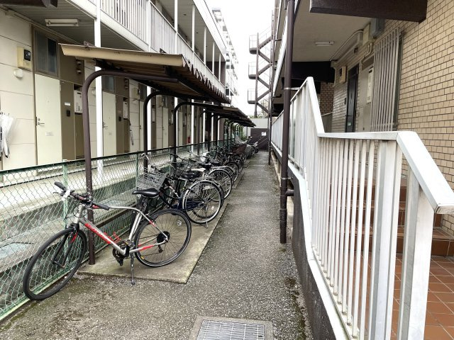 コスモ浦和中島のその他共用部分|駐輪場