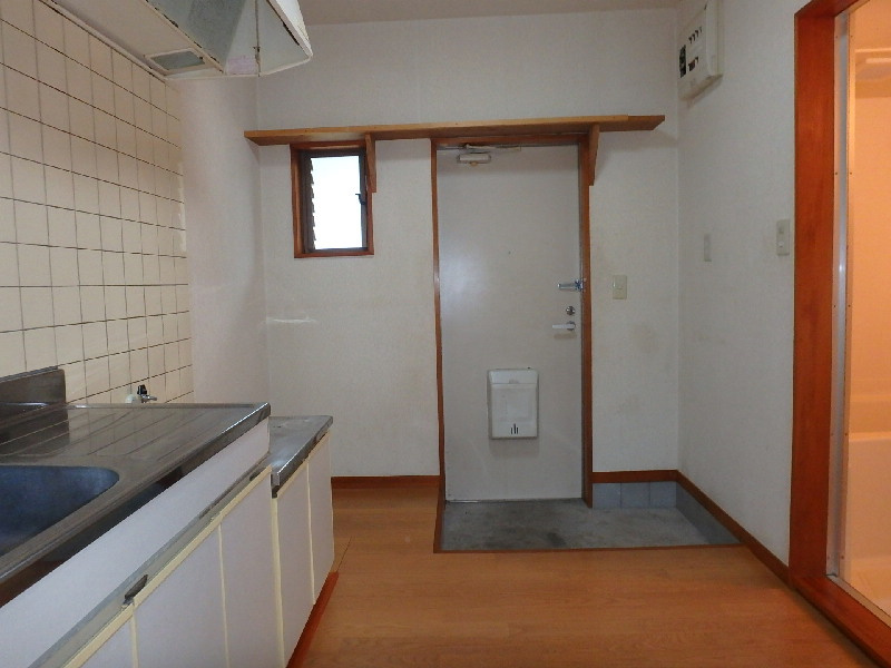 M0180R　古山アパートの玄関