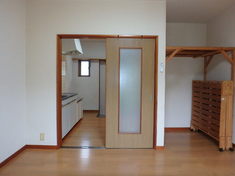 M0180R　古山アパートの洋室